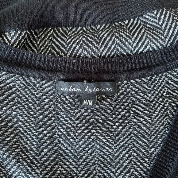 Urban Behavior Women's Medium Sweater Vest V-Neck Knit Argyle Metallic Black - Picture 7 of 9